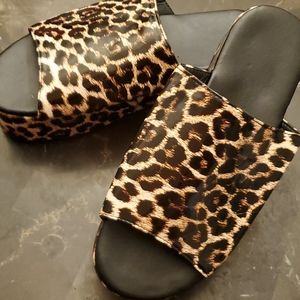 Leopard print platform shoe